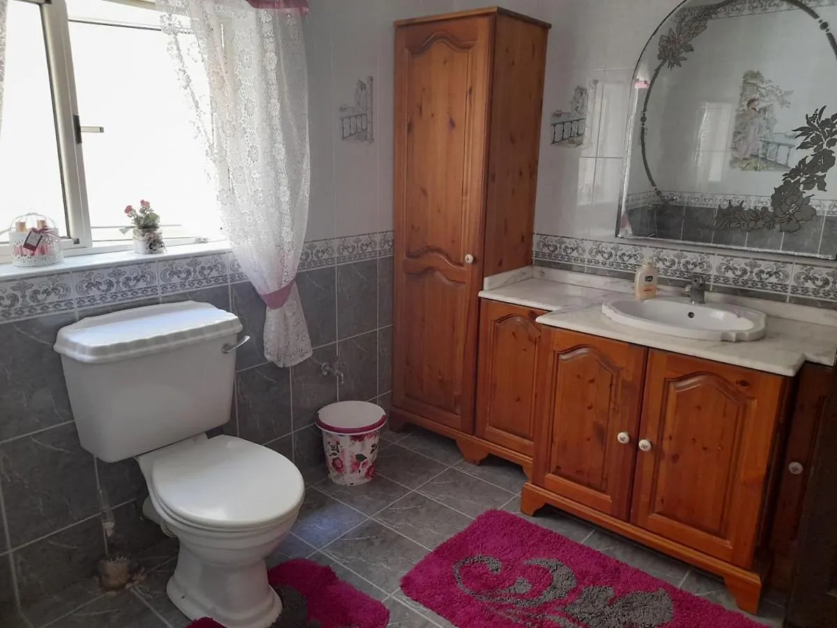 Qormi Private Room בית אירוח